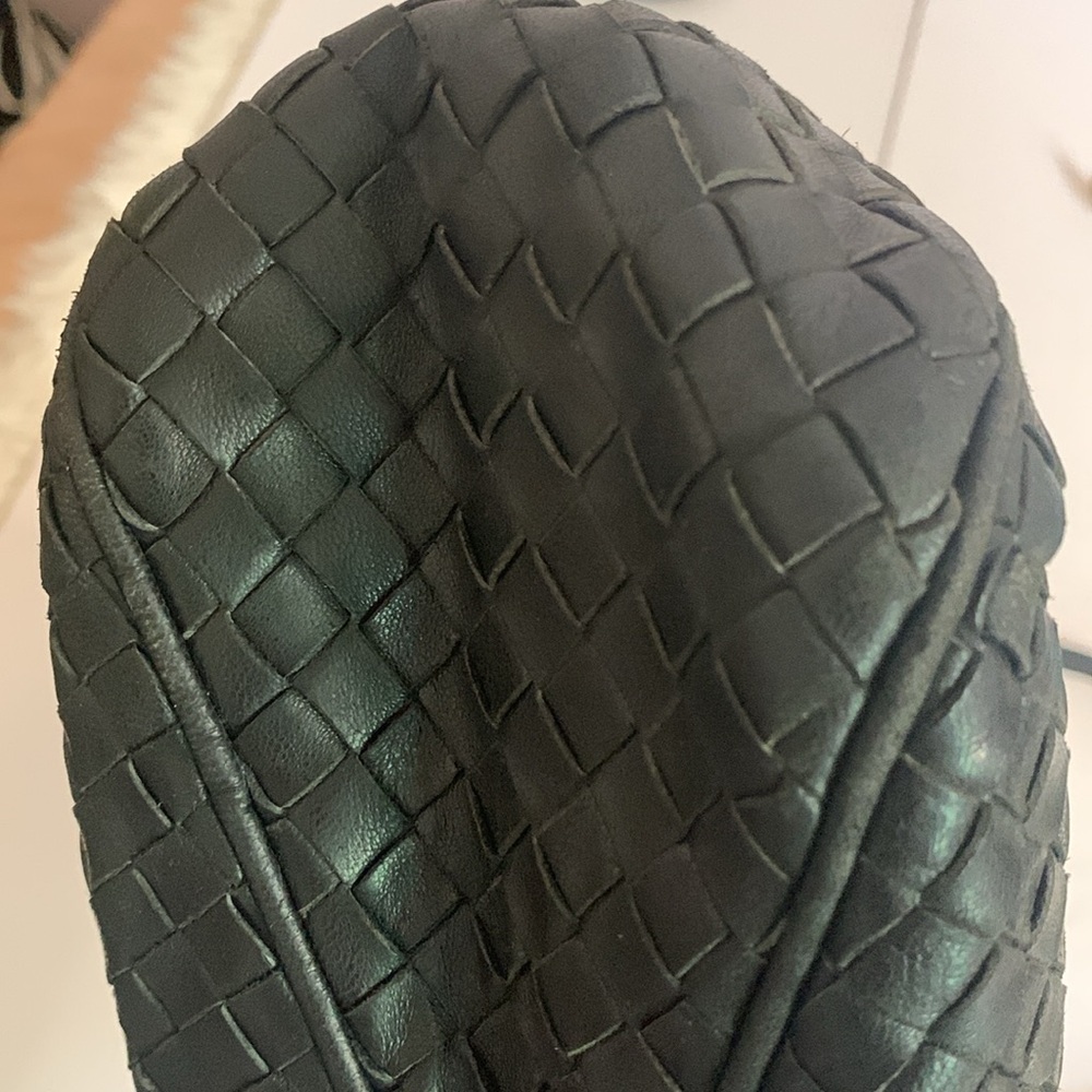 BLACK WEAVED LEATHER KISS LOCK CROSSBODY - Picture 7 of 10